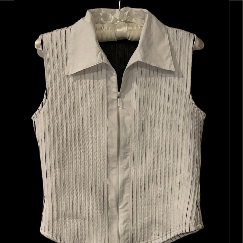 Sierra Unique Fitted Pleated White Blouse w/ Black Contrast Lining